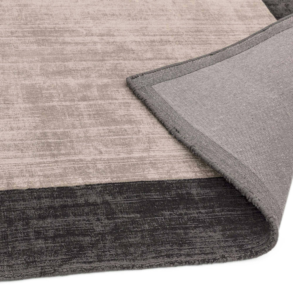 Blade Border Charcoal/Silver