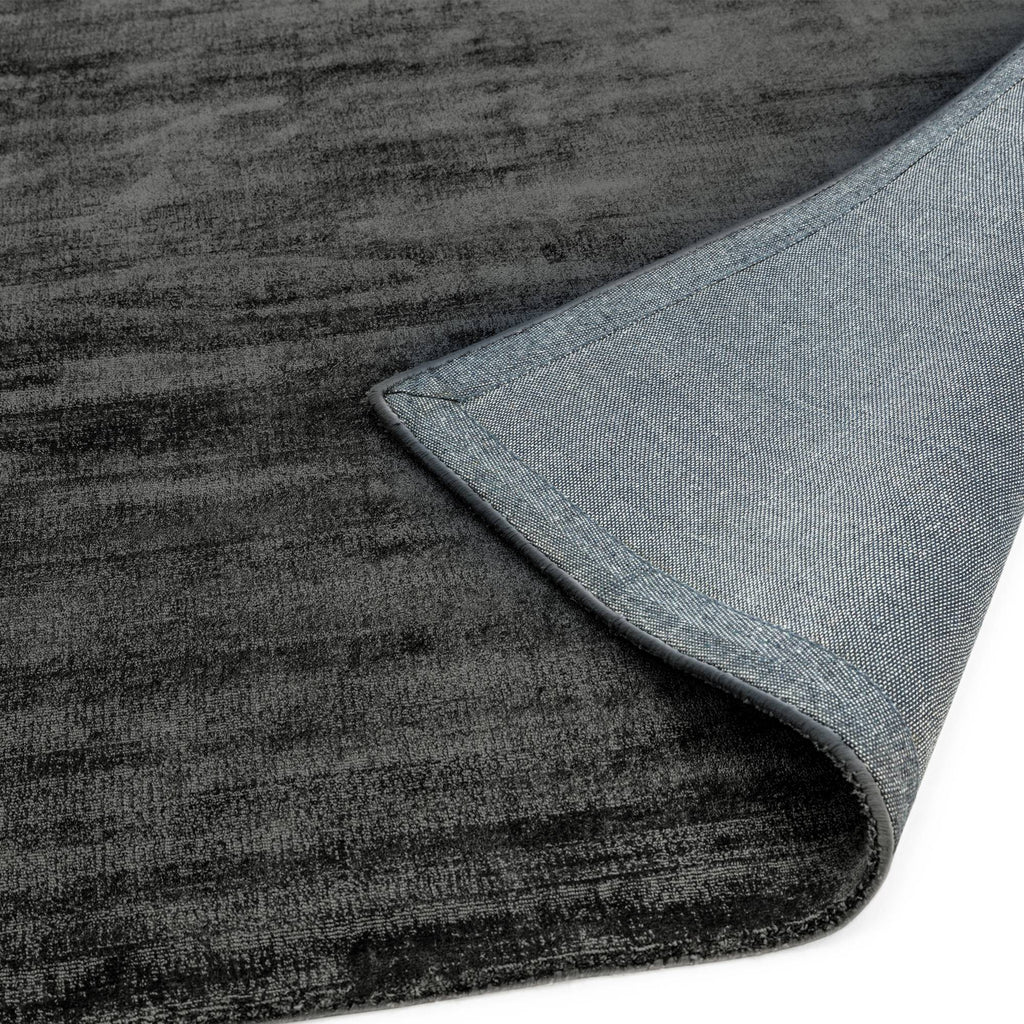 Blade Charcoal