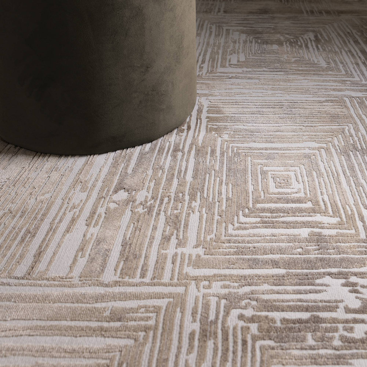 Kuza Portrait Beige